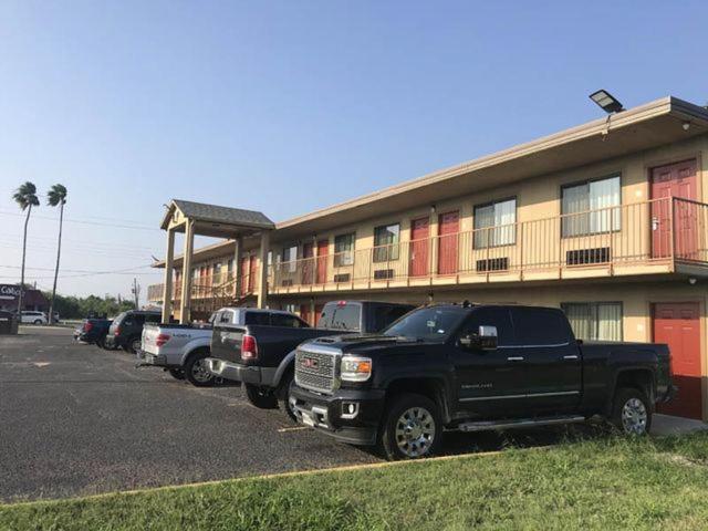 קינגסוויל Executive Inn מראה חיצוני תמונה
