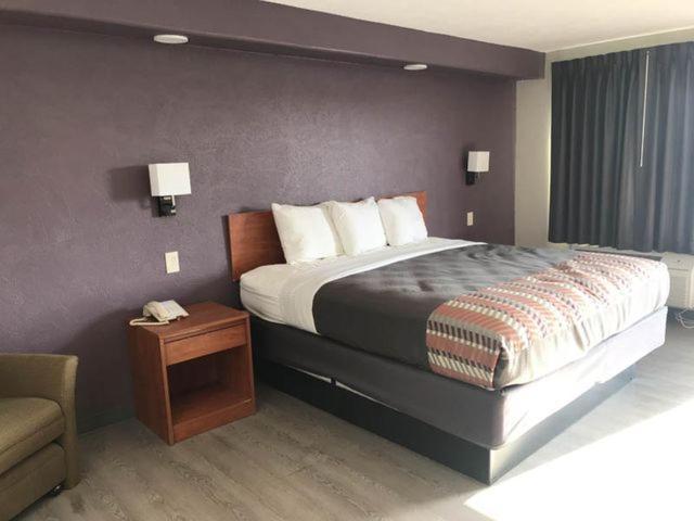 קינגסוויל Executive Inn מראה חיצוני תמונה