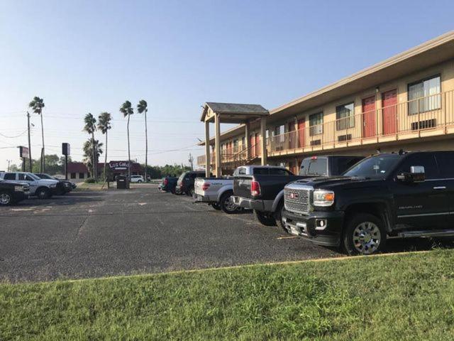 קינגסוויל Executive Inn מראה חיצוני תמונה