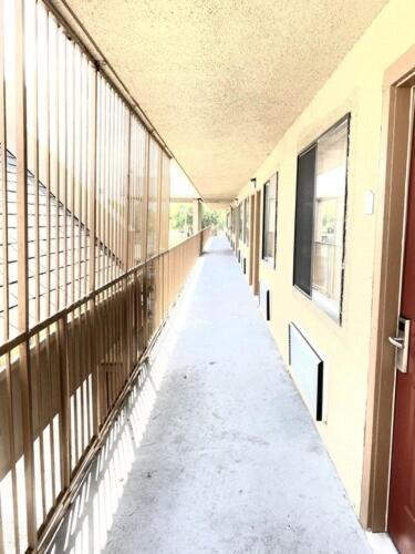 קינגסוויל Executive Inn מראה חיצוני תמונה