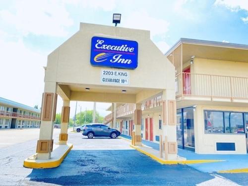 קינגסוויל Executive Inn מראה חיצוני תמונה