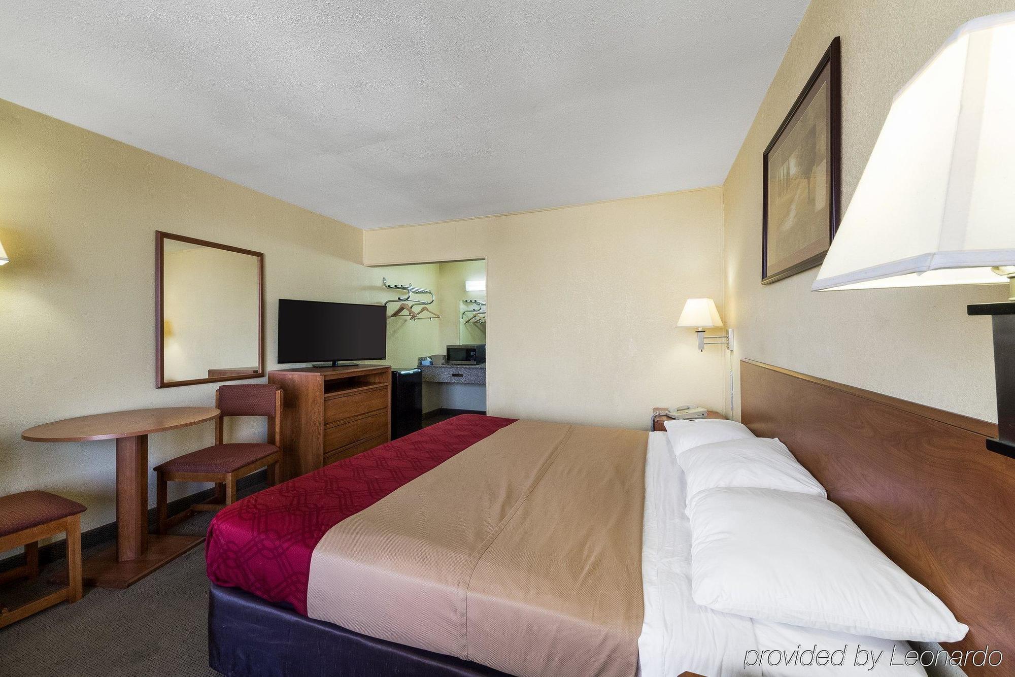 קינגסוויל Executive Inn מראה חיצוני תמונה