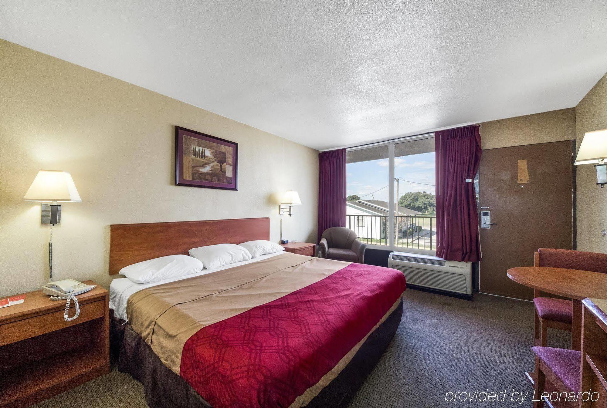 קינגסוויל Executive Inn מראה חיצוני תמונה