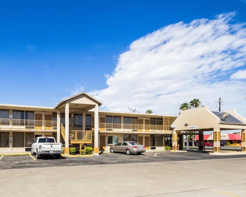 קינגסוויל Executive Inn מראה חיצוני תמונה